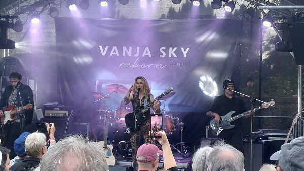 Vanja Sky