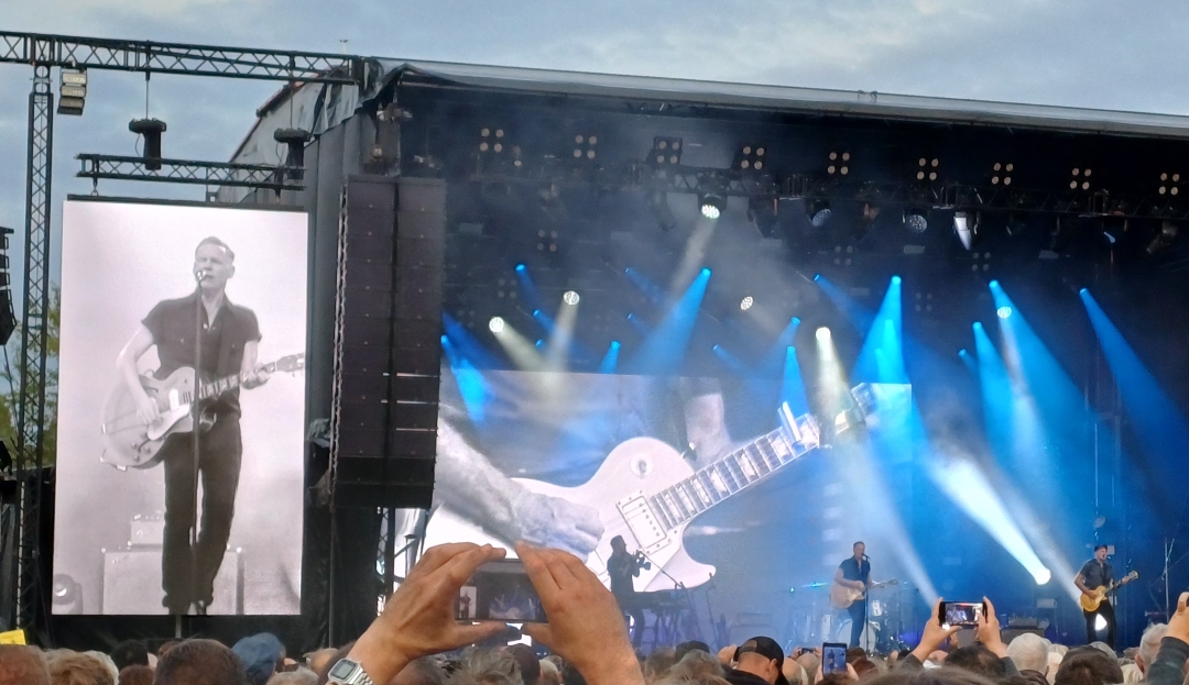 Bryan Adams 03.08.2025 Schlossgarten Schloss
        Schwetzingen